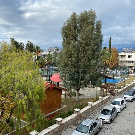 Daire Merkezde Sahil Bandinda Bahriye Ucok Yaninda 3+1 Daire