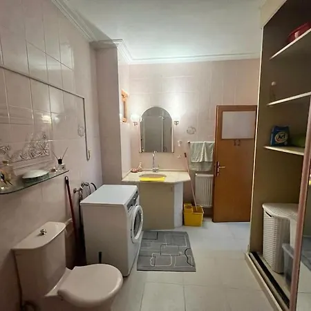 Appartamento Merkezde Sahil Bandinda Bahriye Ucok Yaninda 3+1 Daire *