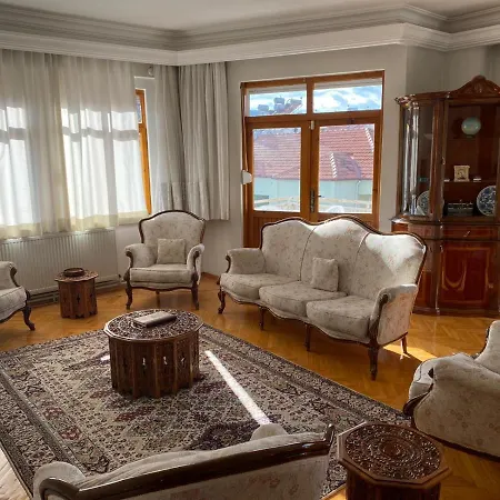 Merkezde Sahil Bandinda Bahriye Ucok Yaninda 3+1 Daire * Fethiye