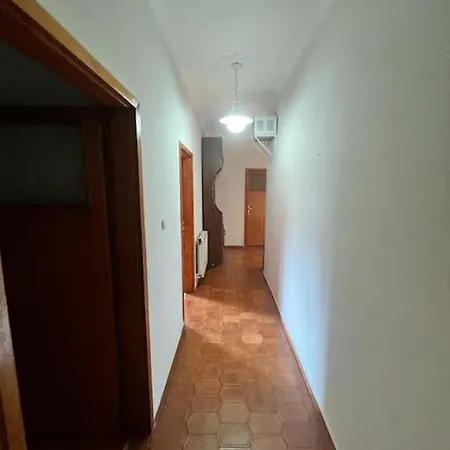 Merkezde Sahil Bandinda Bahriye Ucok Yaninda 3+1 Daire شقة *